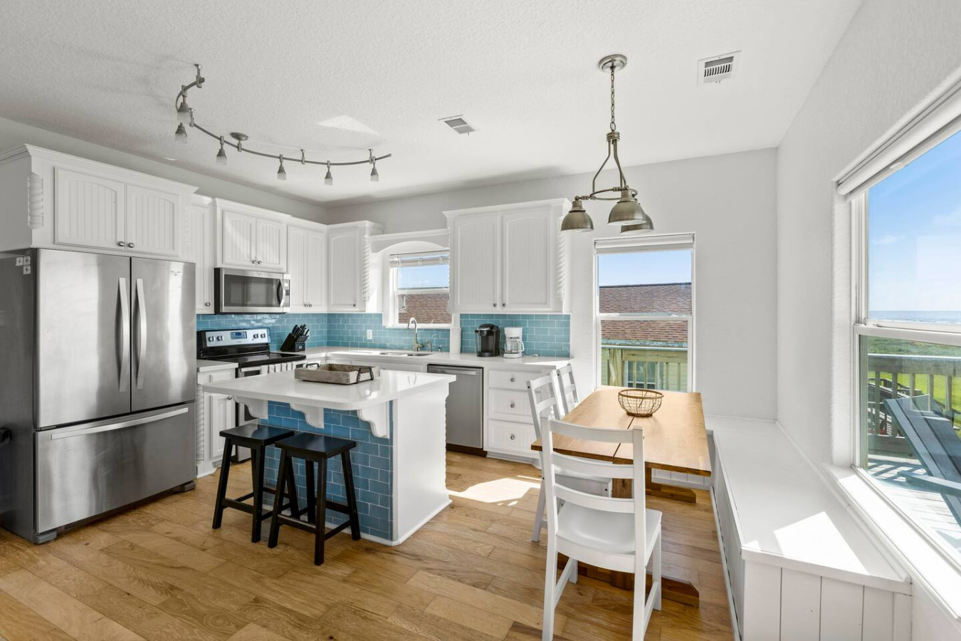 Property Image 2 - Beachfront, Pet Friendly, Ocean Views