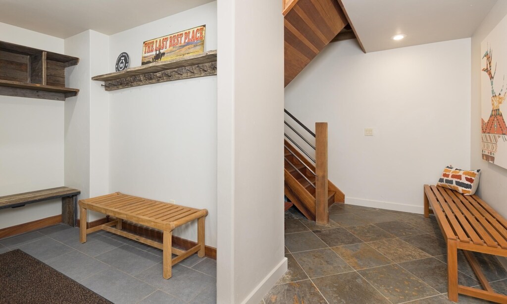 11 Swift Bear mud room1