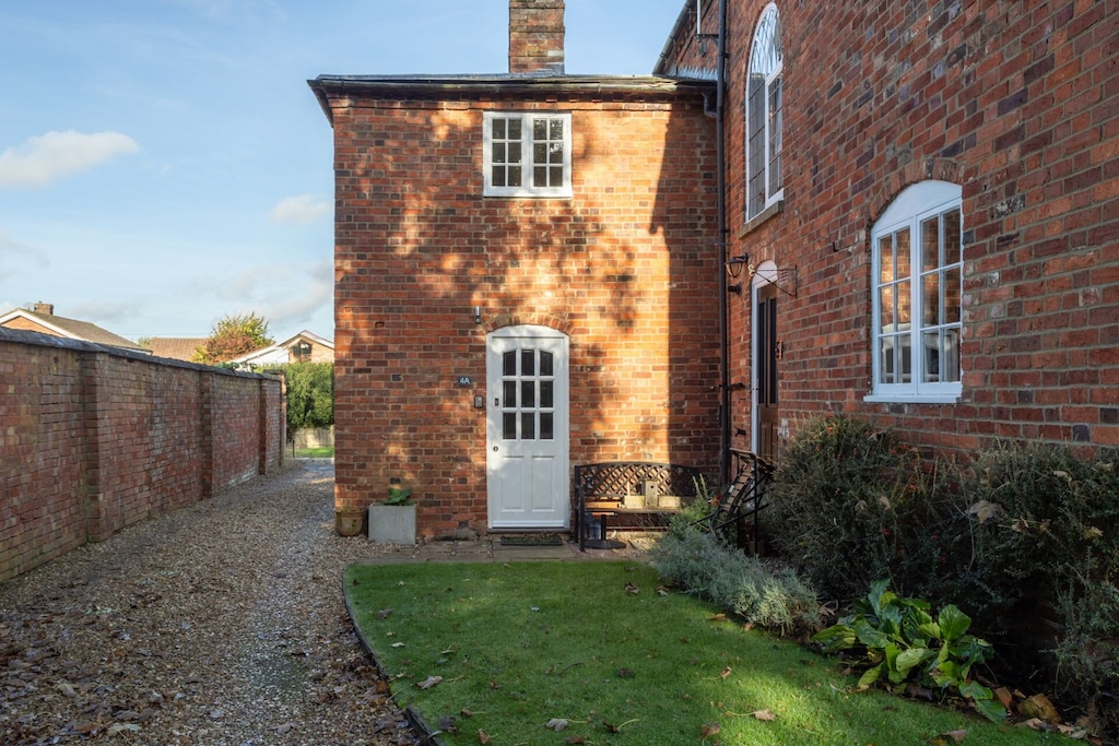 Old Chapel, Milton Keynes - Host & Stay