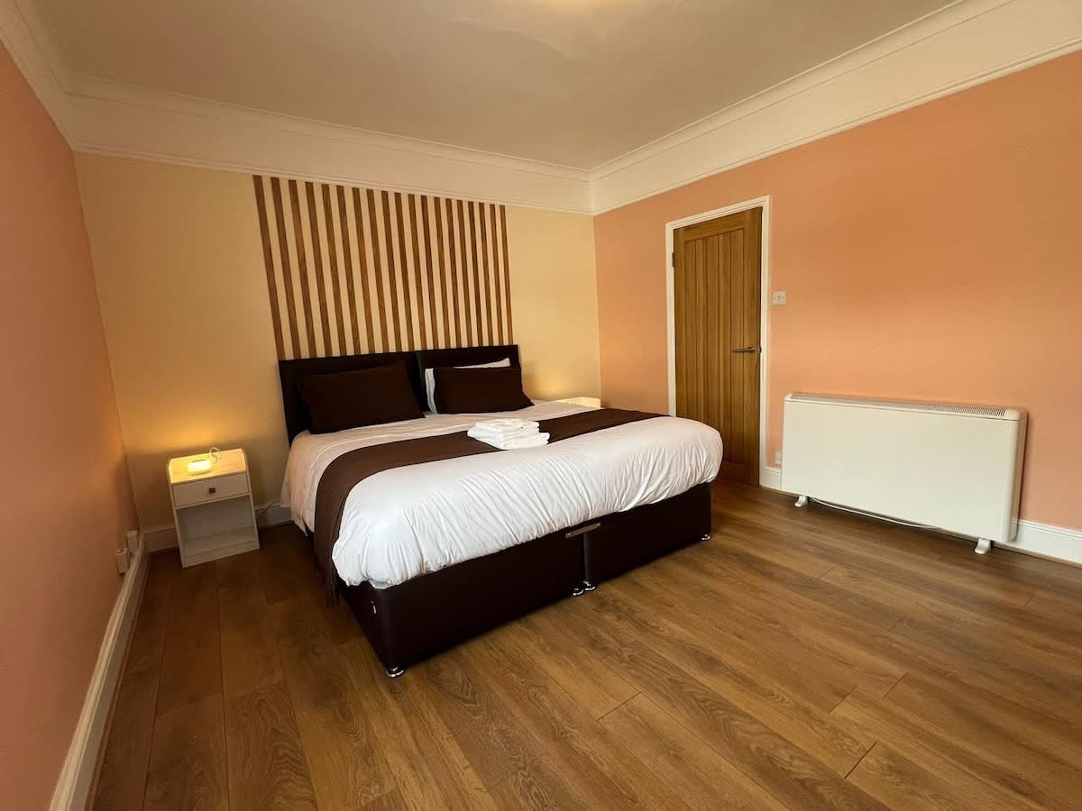 Regent Street, Kettering - Host & Stay