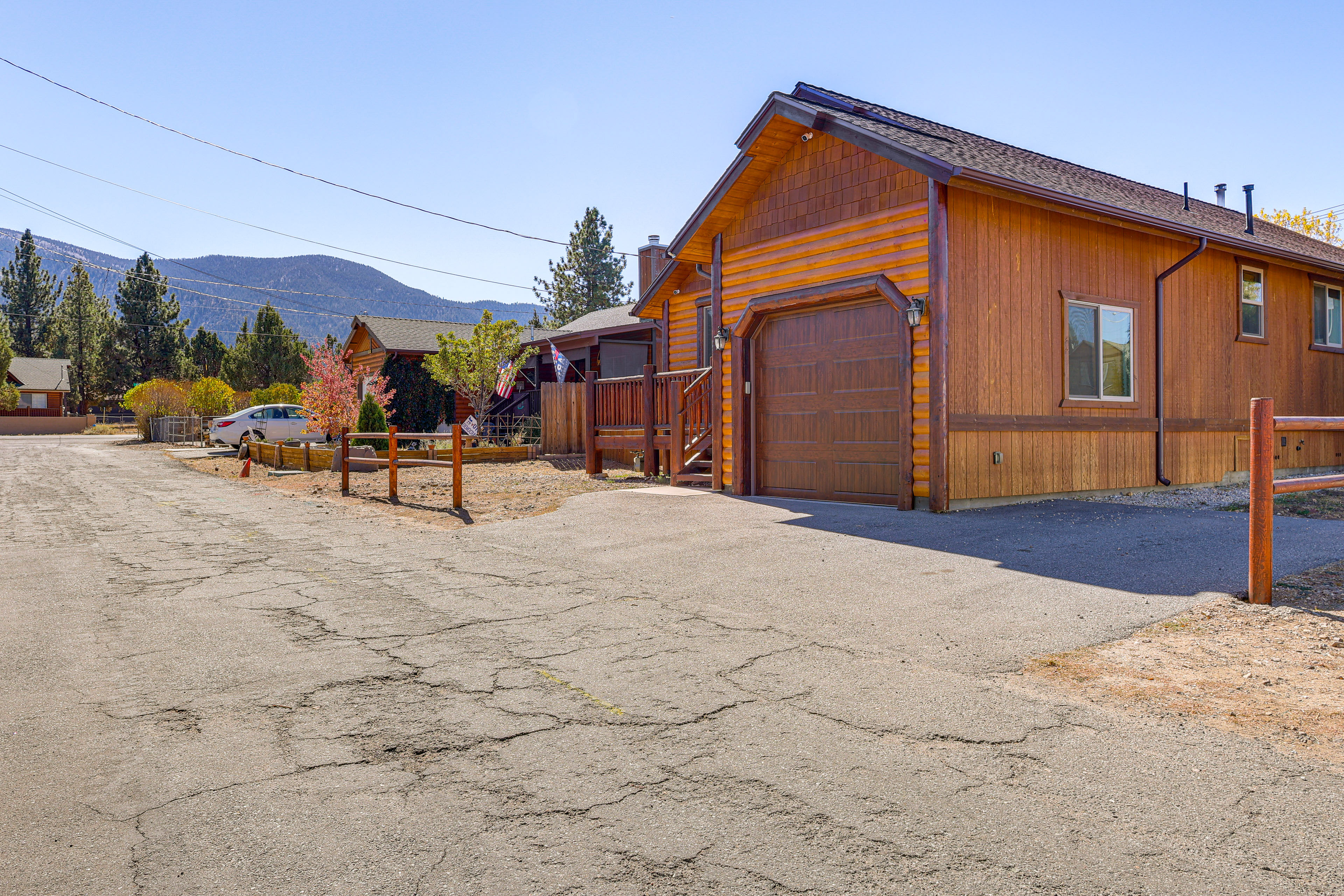 'The Bear's Den' Cabin: 8 Mi to Snow Summit!