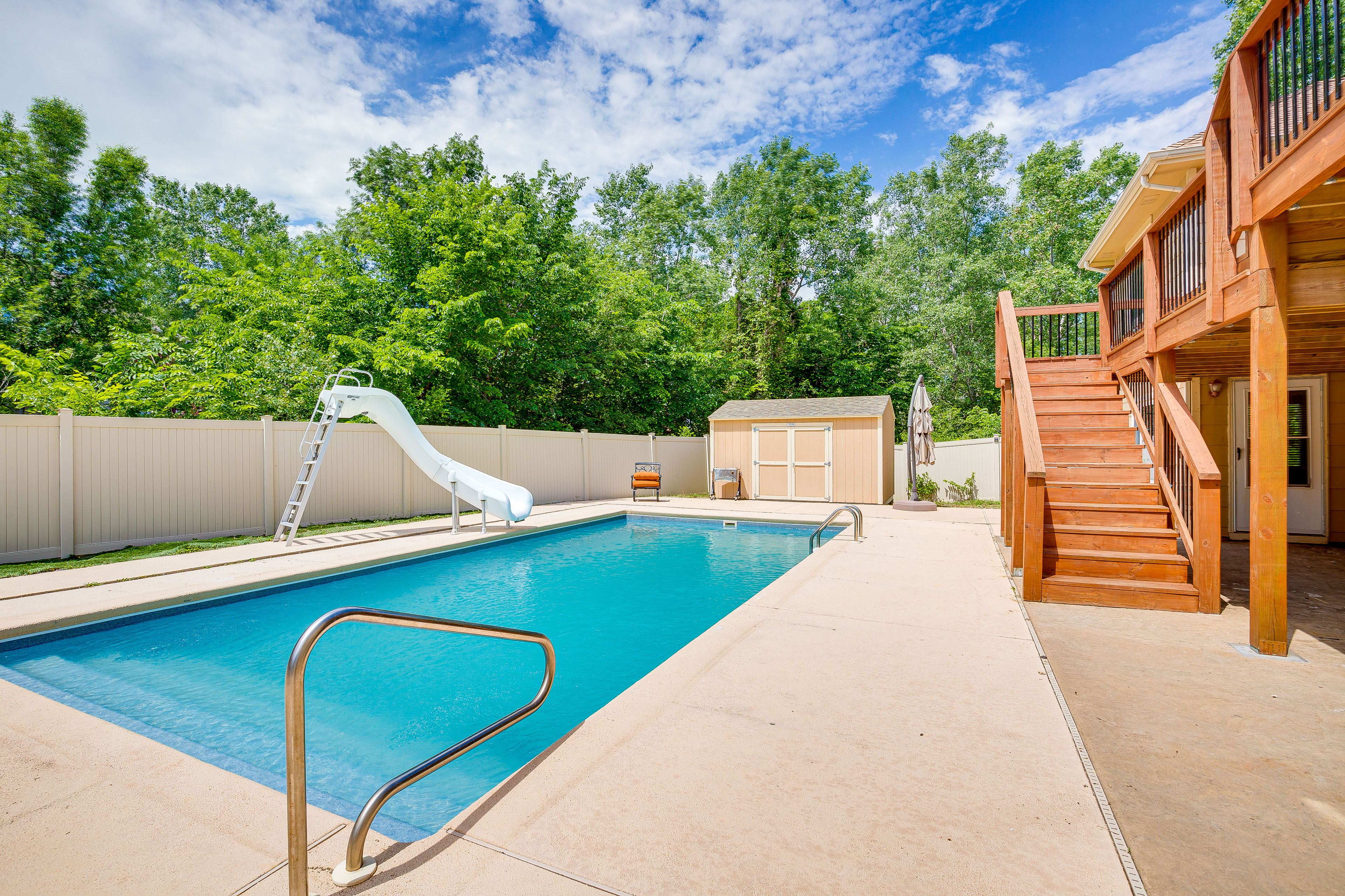 Junction City Home w/ Hot Tub - Near Milford Lake!