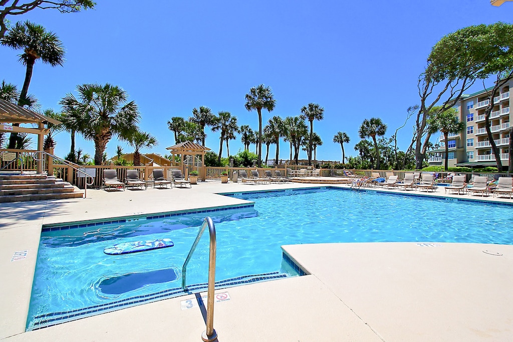 Hampton Place Pool Access