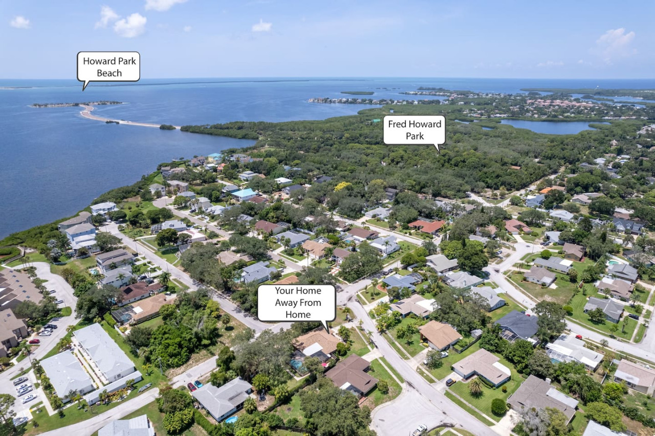 Tarpon Springs Treasure 4BD 2BA Huge Backyard