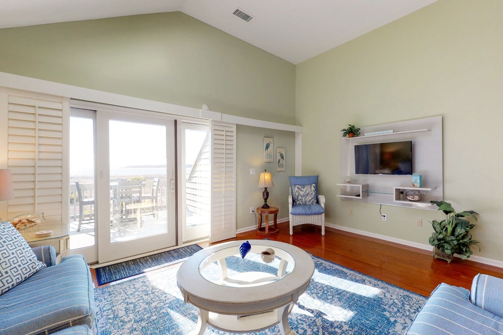 13102-Pelican-Watch-08162023_111304