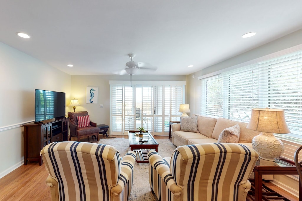 13107-Pelican-Watch-08162023_122611