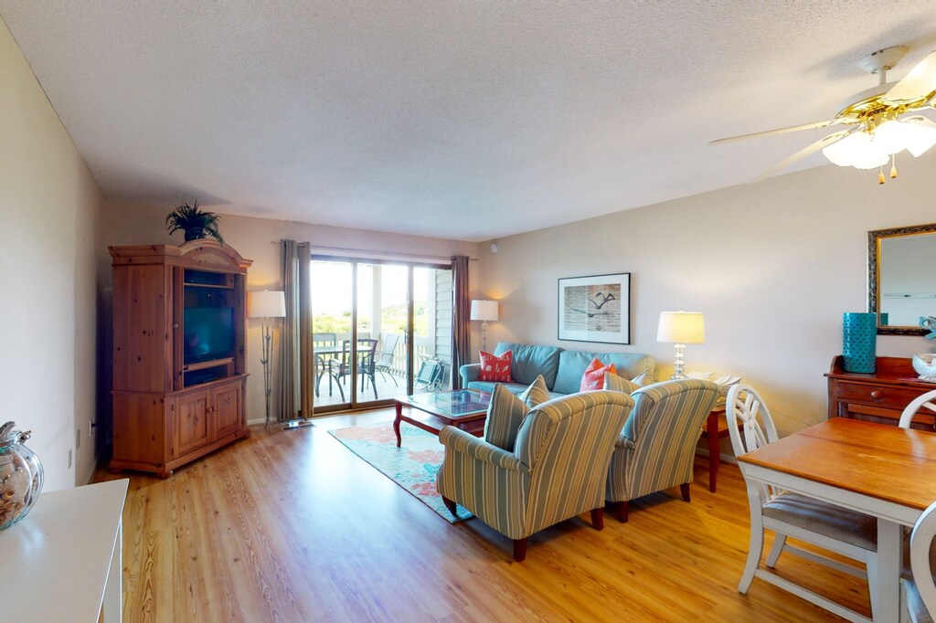 1347-Pelican-Watch-09252023_145413