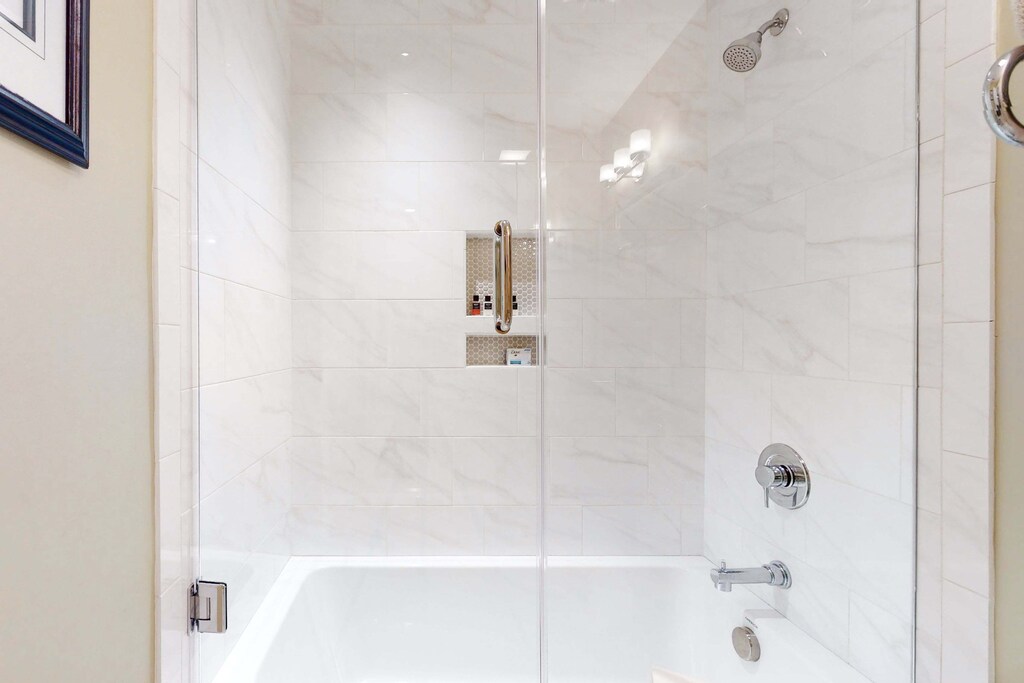 b51bef1f-b6ed-44fd-bfda-84ae8d8726a5.jfif