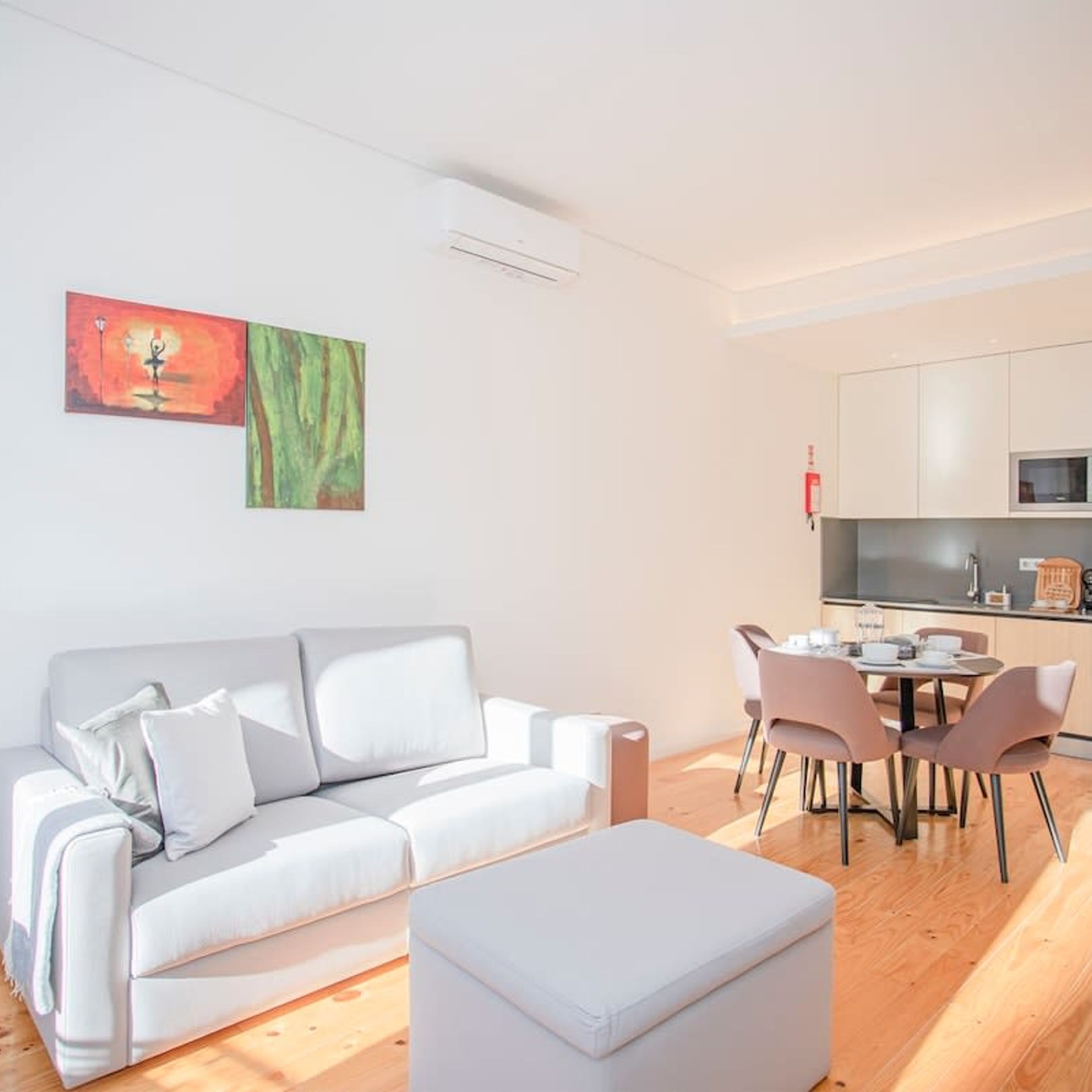 Liiiving in Porto-Mouzinho Residence Apartment 3F - Home Rental in Porto