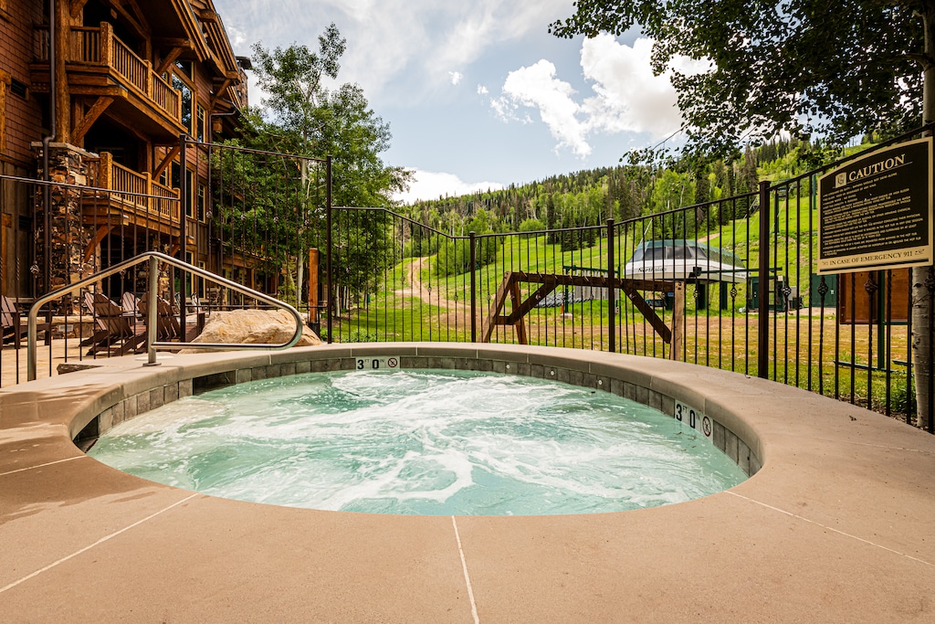 Communal Hot Tub open year round