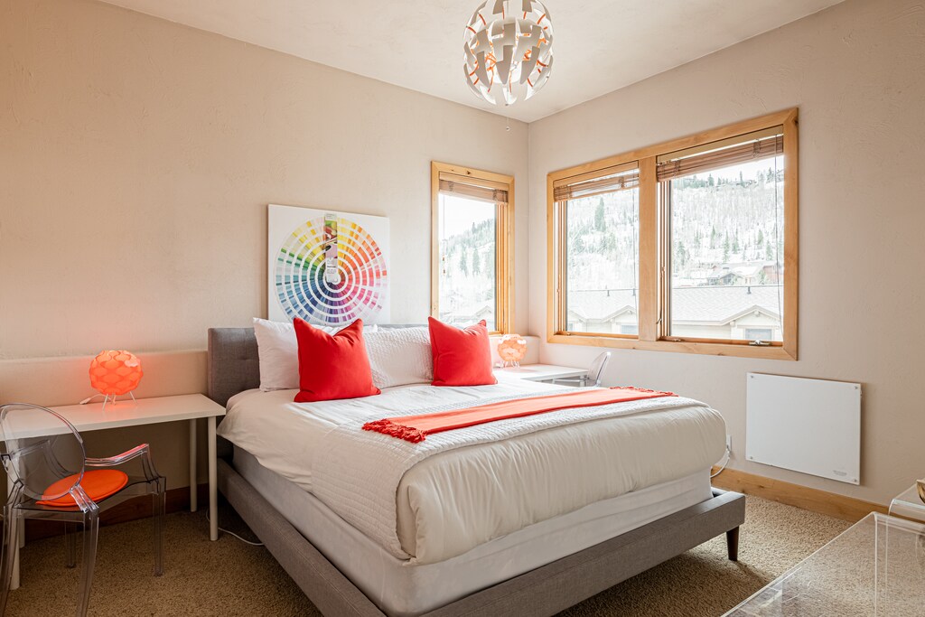 Lower Level 3 Bedroom 4 with a King Bed and Smart TV