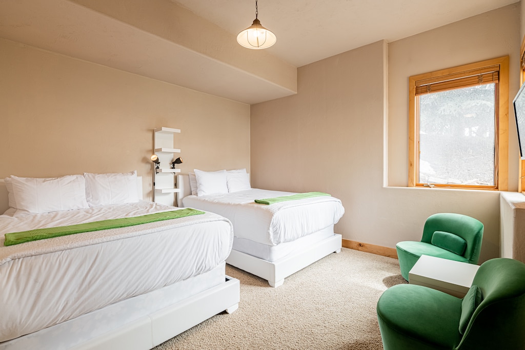 Lower Level 3 Bedroom 5 with Two Queen Beds