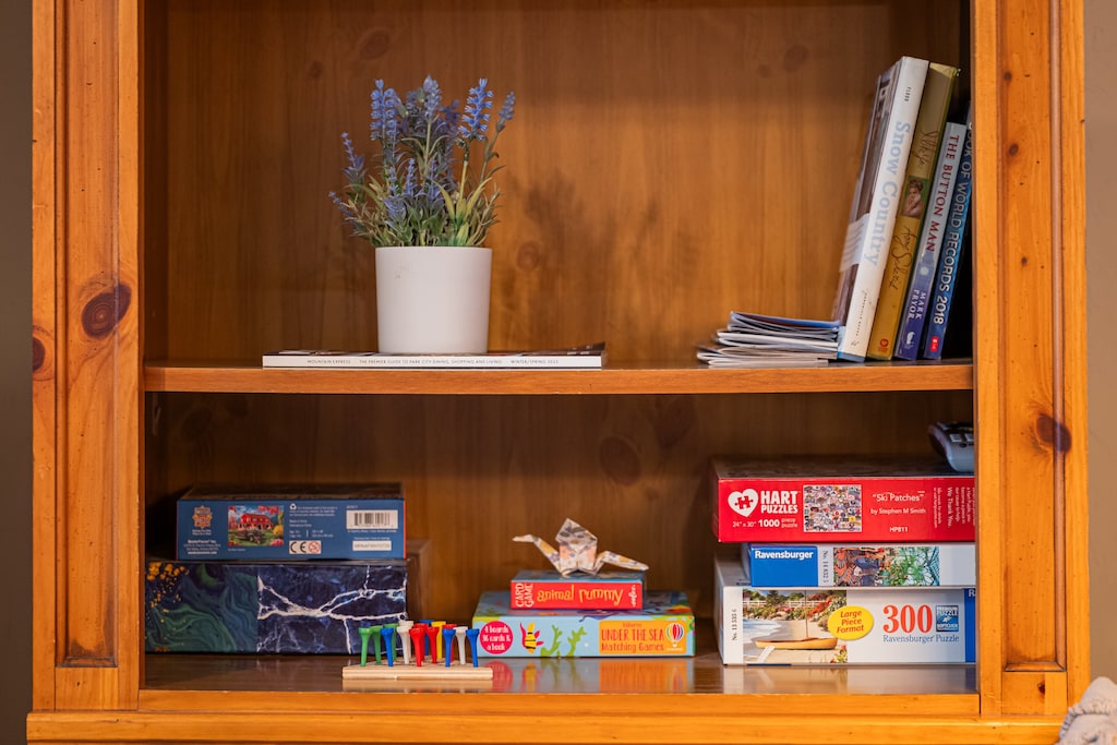 Supplied with puzzles and games for guest use