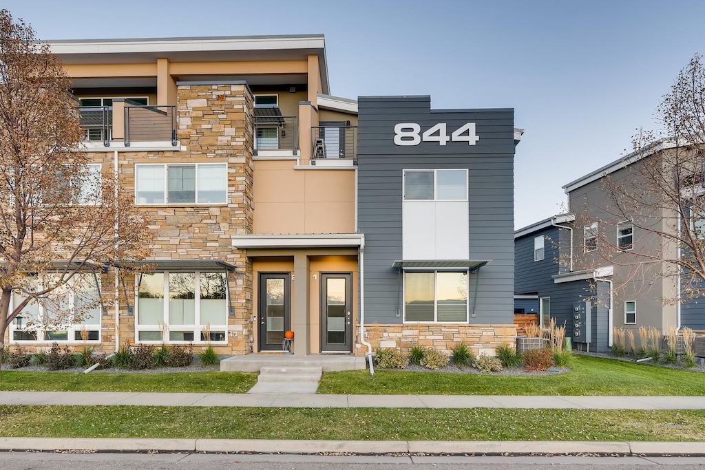844 Jerome St. (Unit 1) | Three-story Townhome