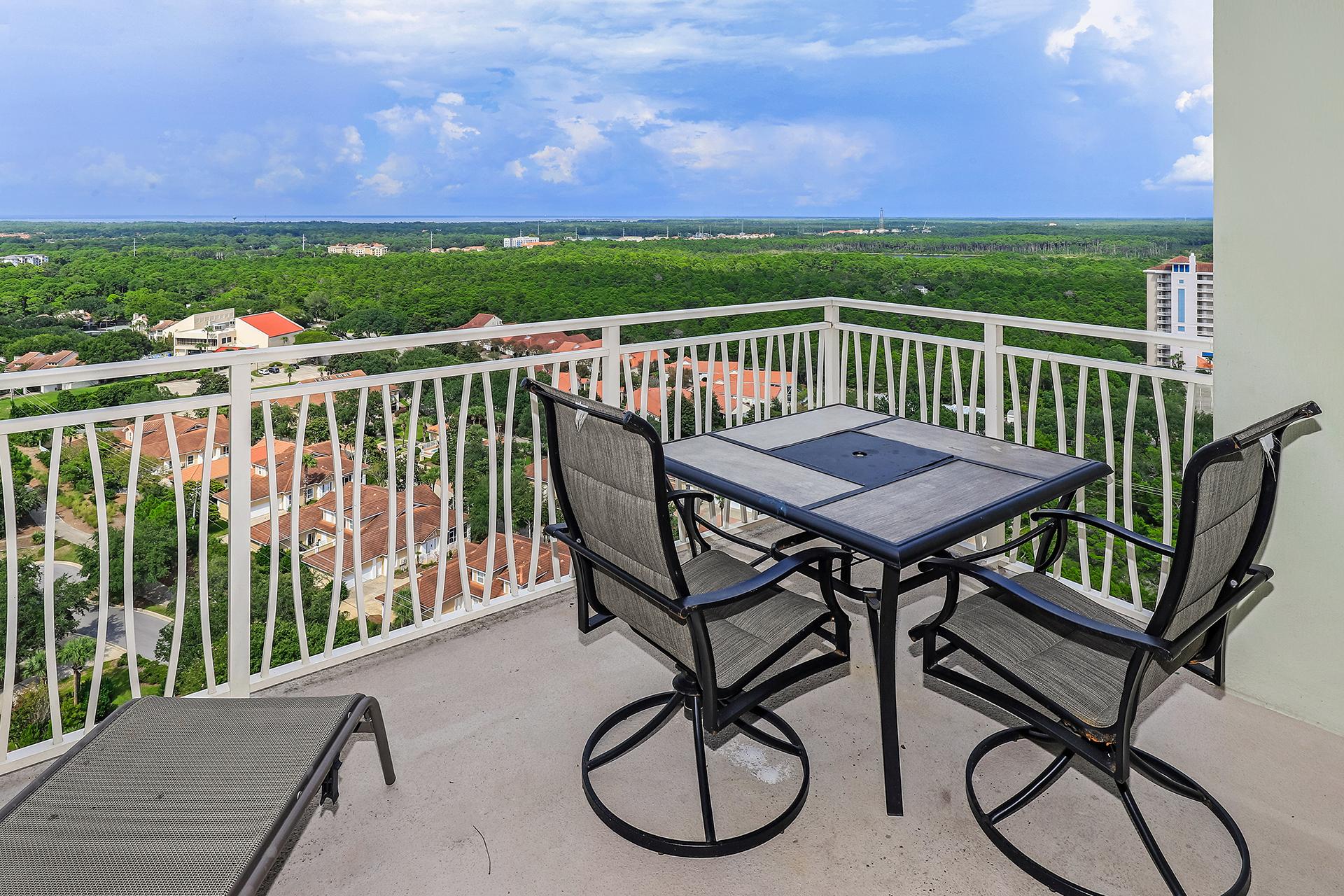 Balcony Dining with Views