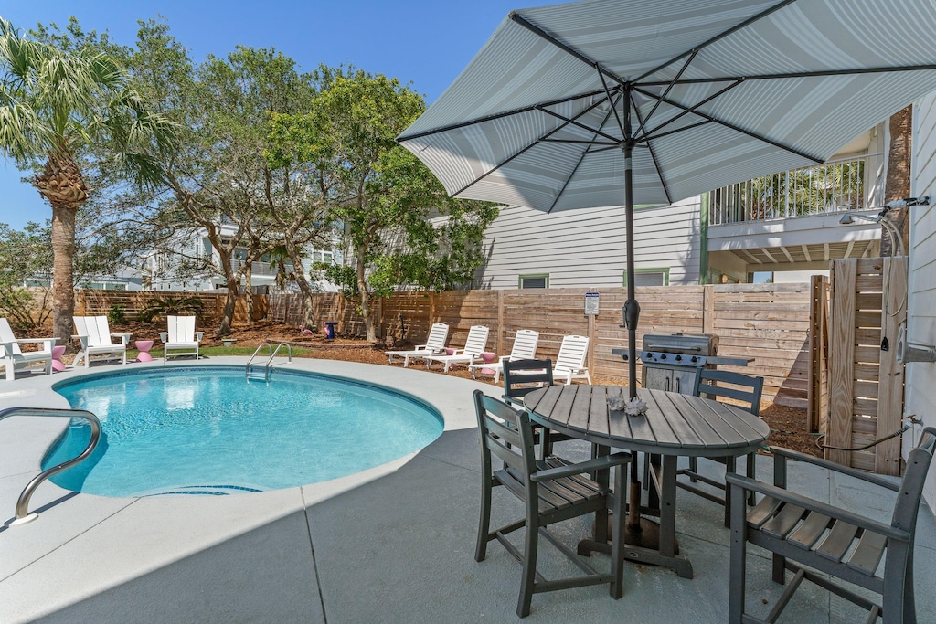 Private Pool & Seating Area