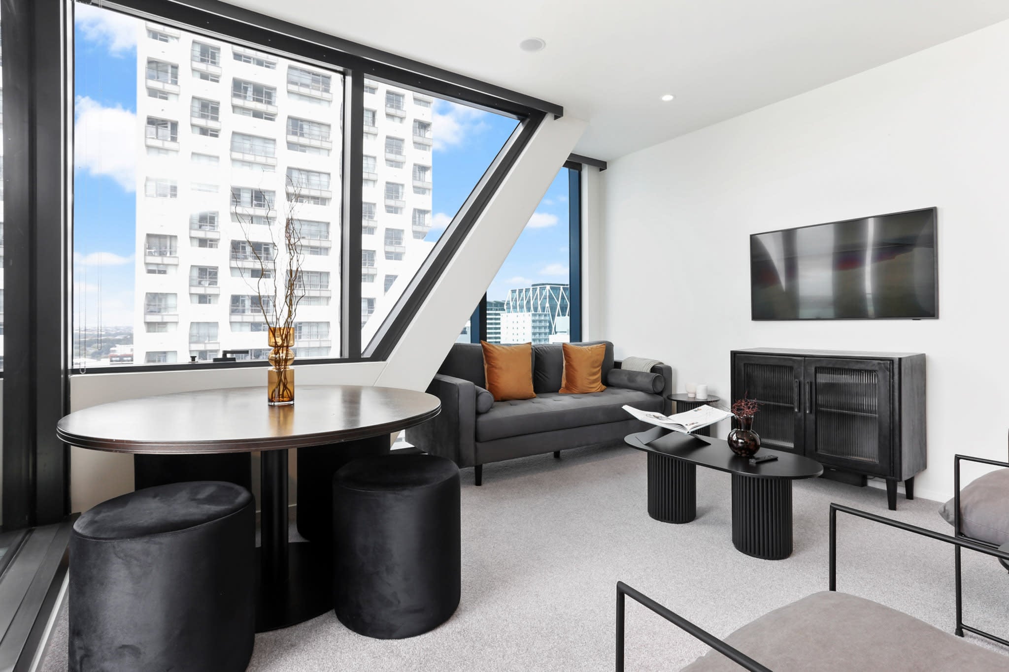 The Pacifica - Two Bedroom Apartment (King and Queen)