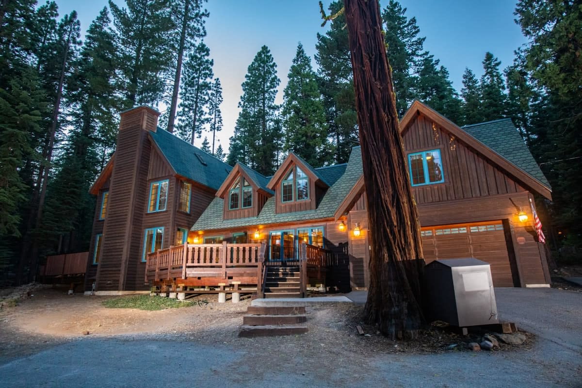 This beautiful 6-bedroom, 5-bathroom classic Lake Tahoe cabin is the perfect vacation spot for large groups with plenty of space to keep everyone comfortable and entertained.