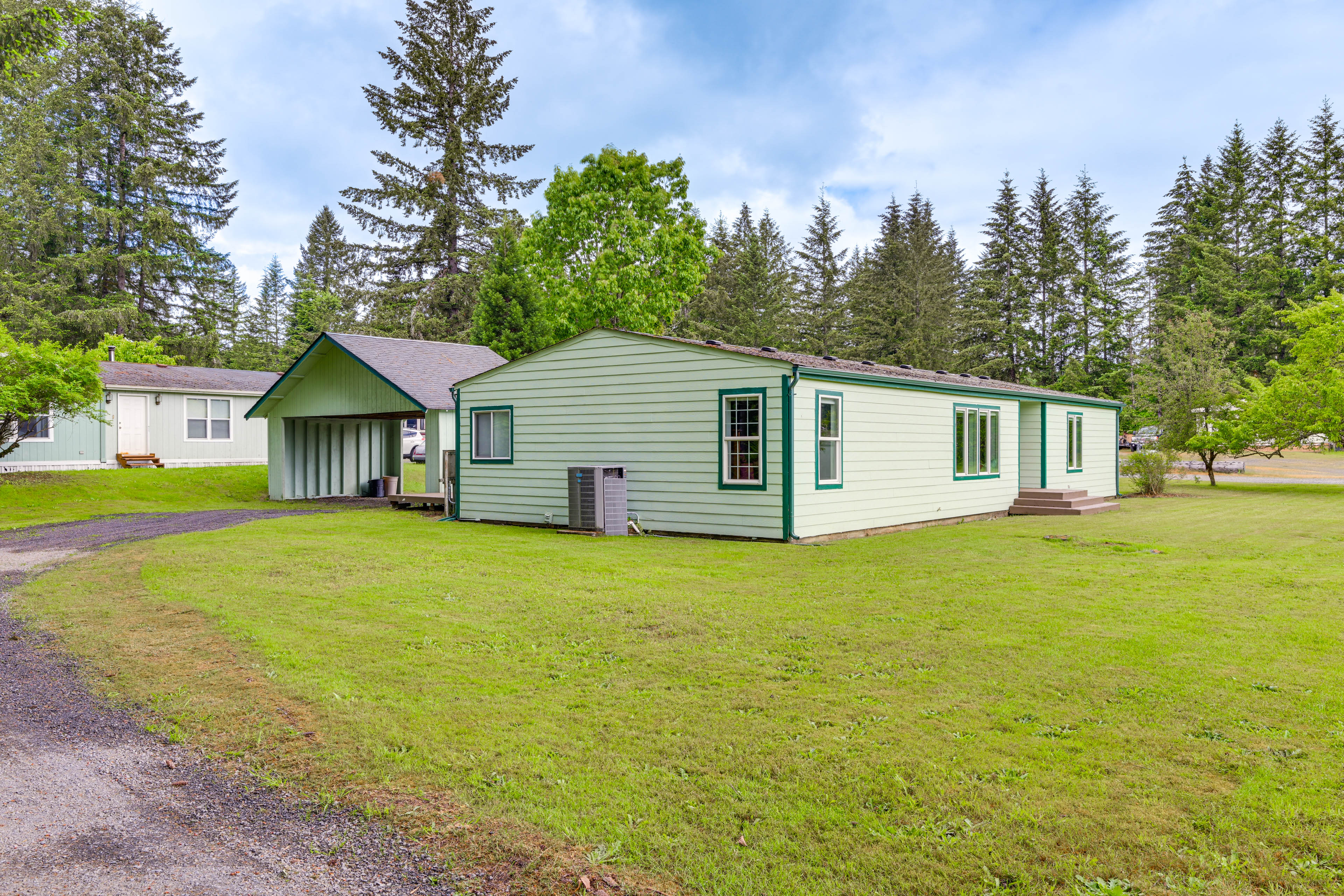 Property Image 2 - Castle Rock Home Near Cowlitz River, Dogs Welcome!