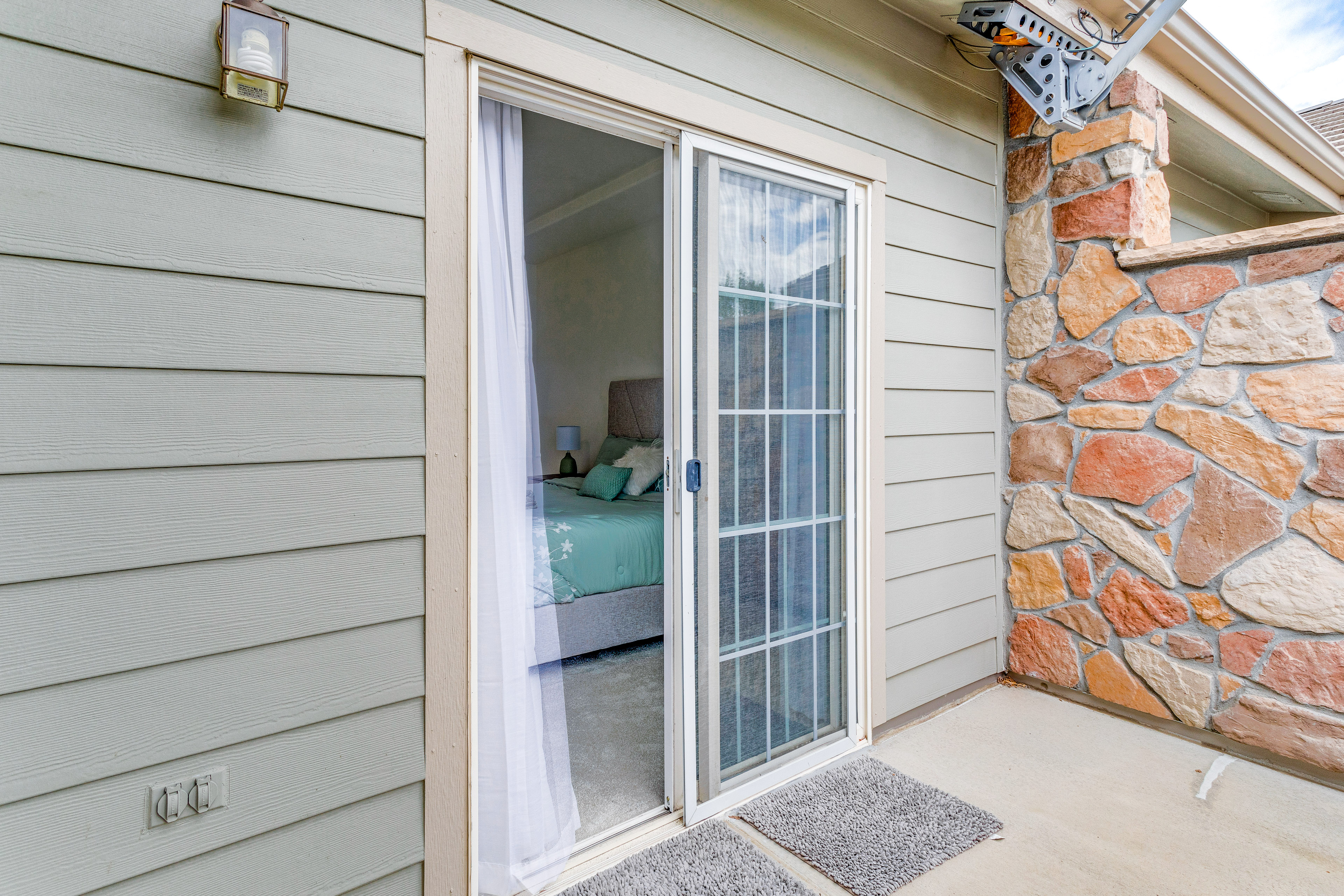 Seasonal Pool, Balcony: Quiet & Cozy Aurora Condo!