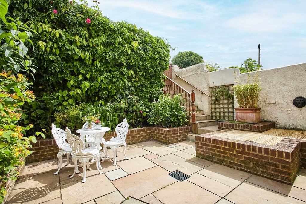 May Cottage, Middleton One Row - Host & Stay