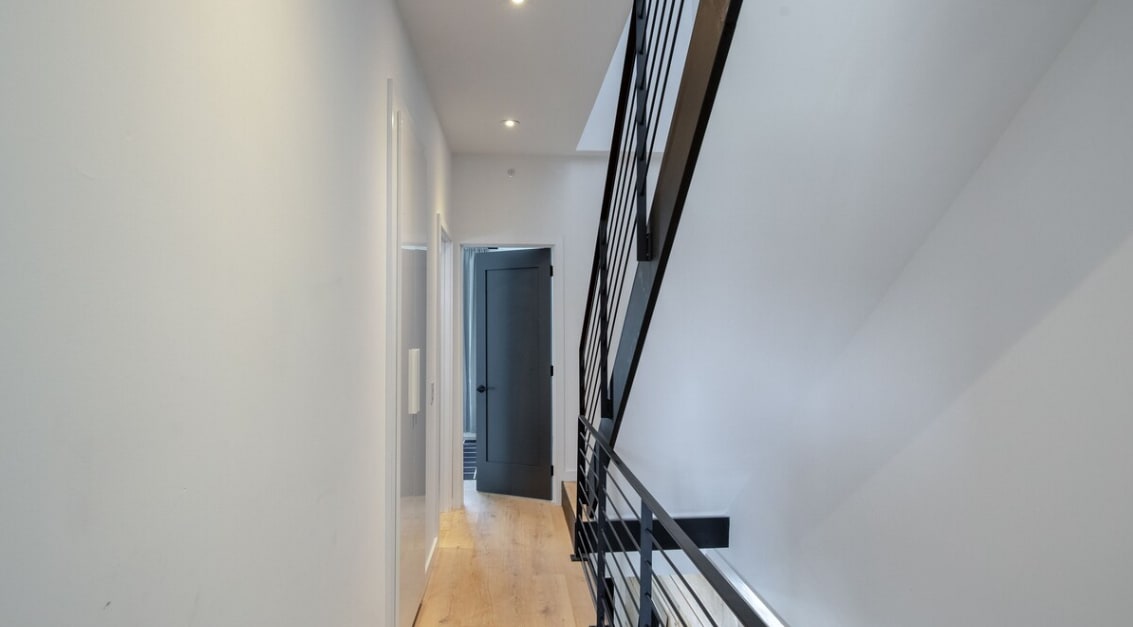 Property Image 2 - Modern Townhome 17B | Free Park | Hosted Property Manager