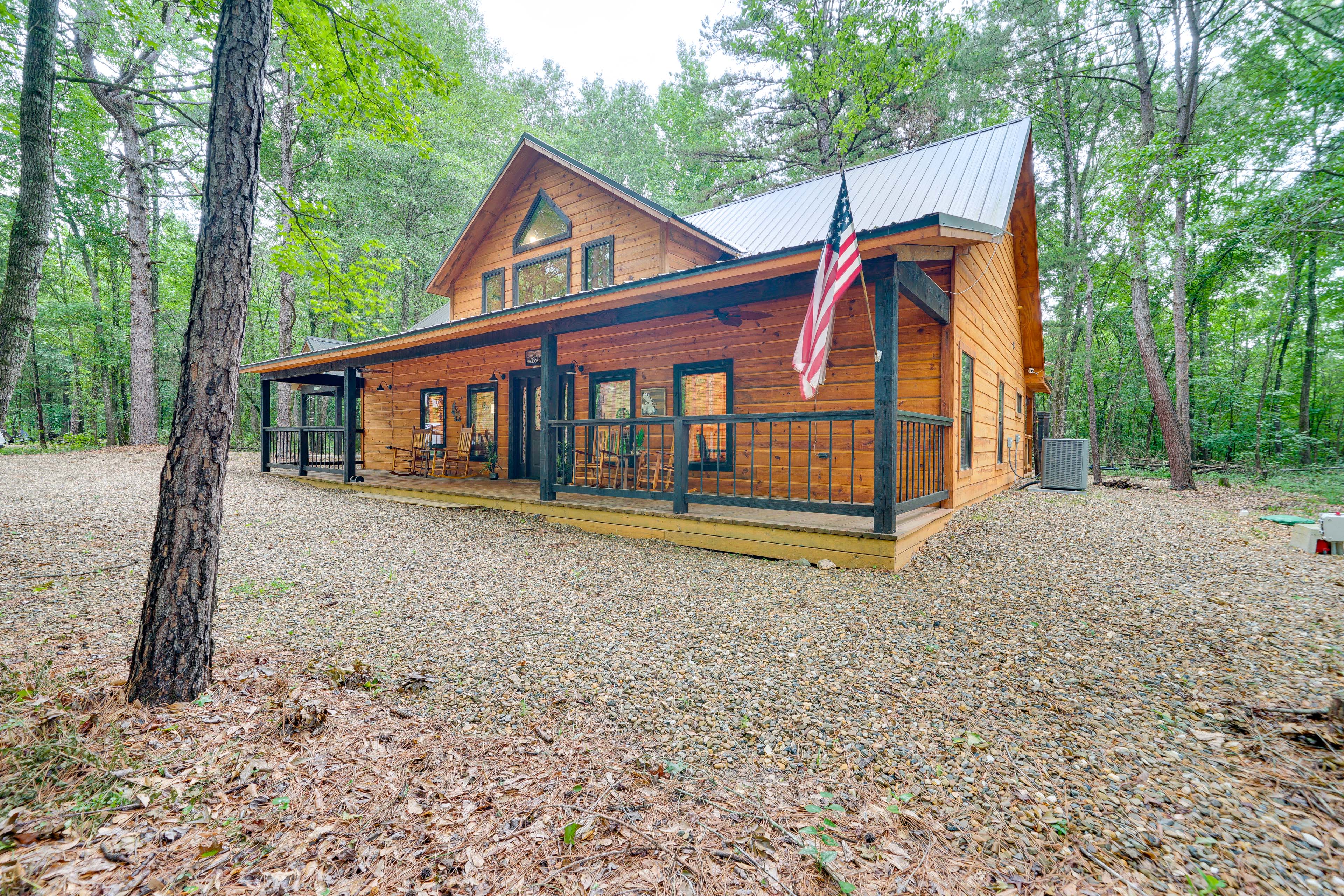 Property Image 1 - Near Choctaw Casino: Broken Bow Cabin w/ Hot Tub!