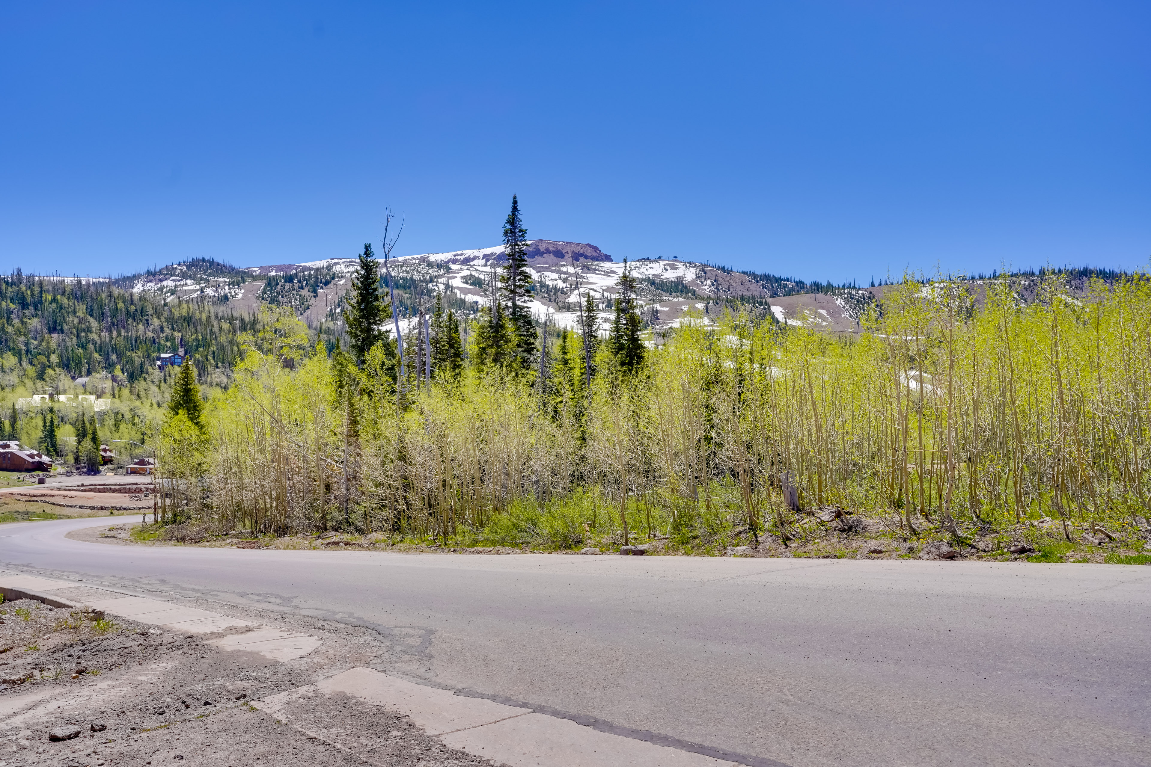 Walk to Ski Lift: Brian Head Condo w/ Pool Access!