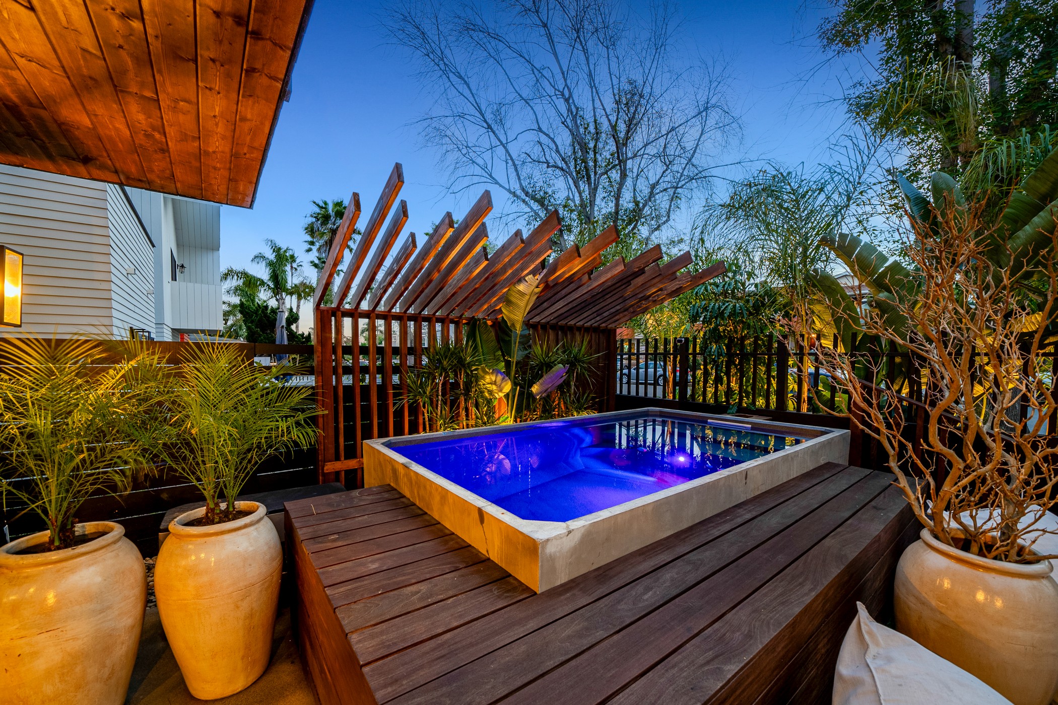 Plunge pool