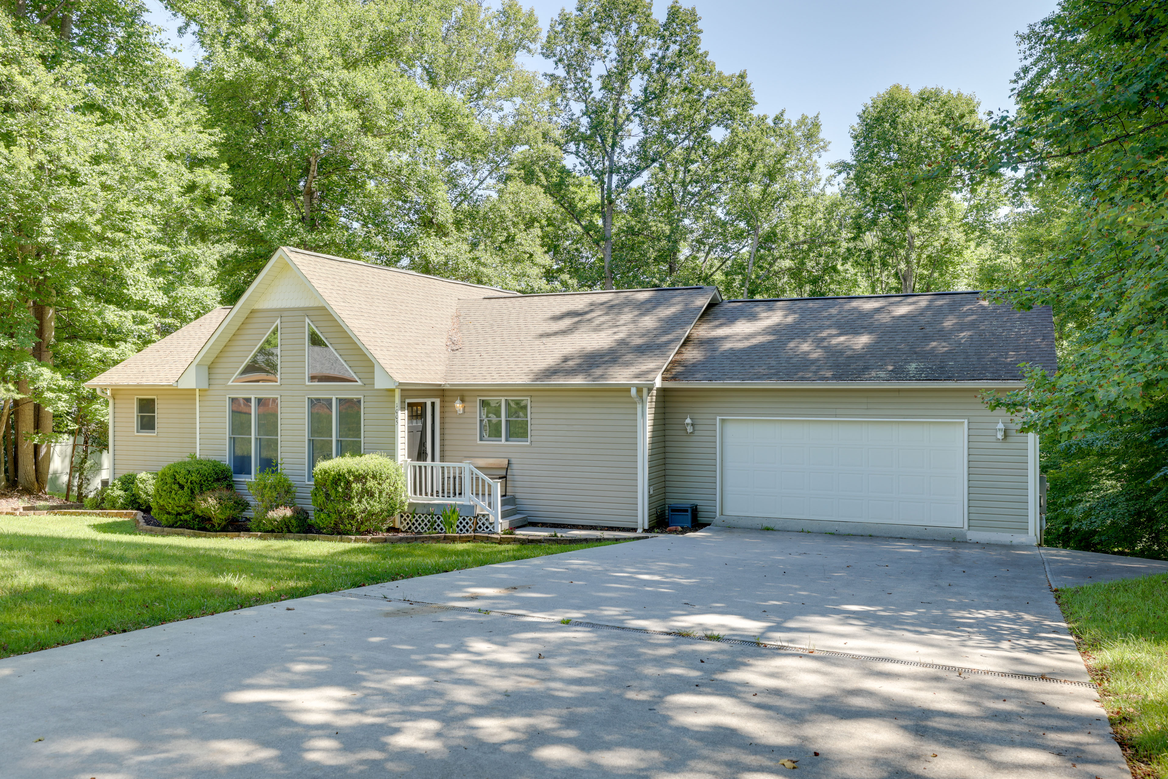 Property Image 1 - Smith Mountain Lake Home w/ Private Hot Tub & Dock