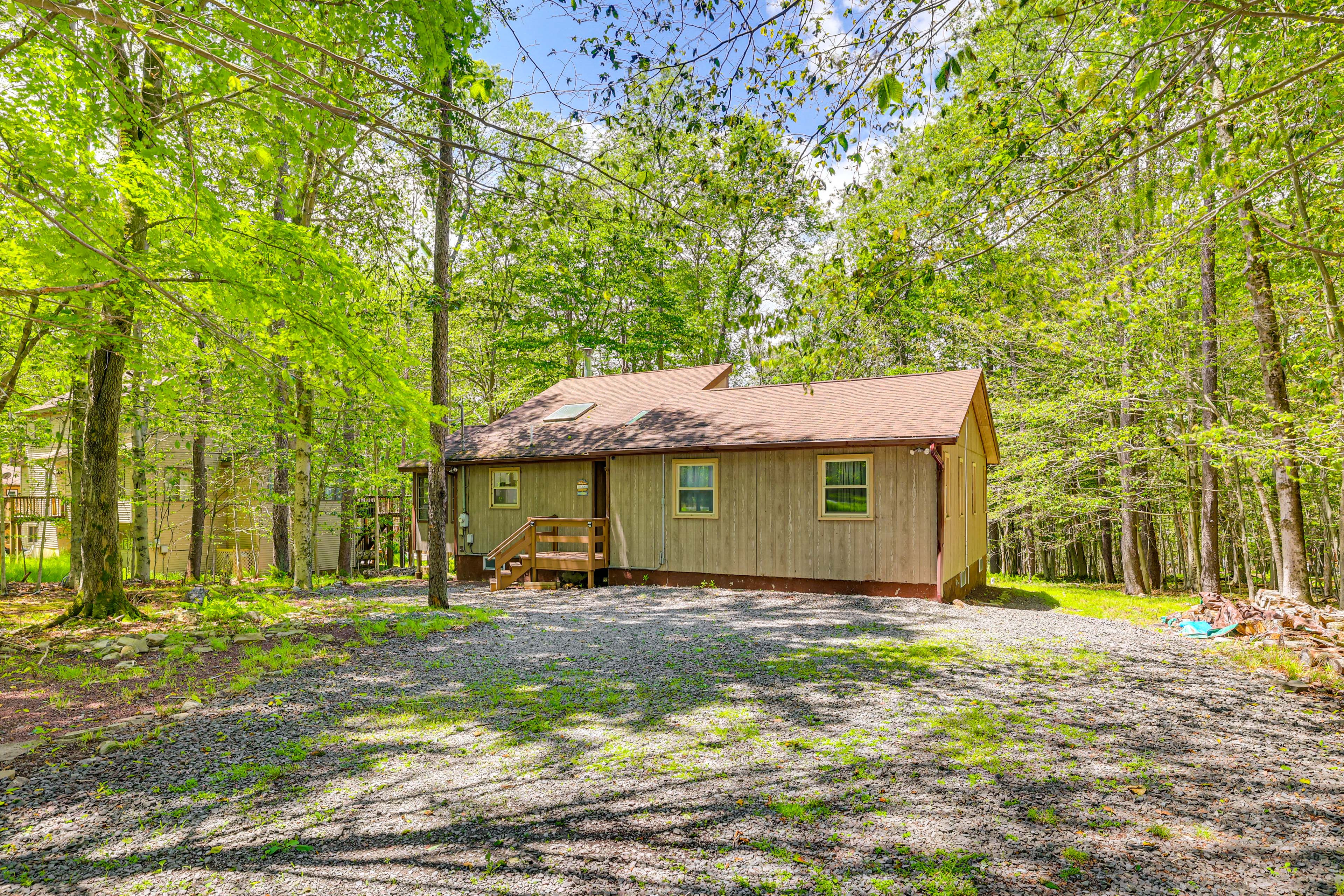 Clifton Township Home w/ Deck & Heated Sunroom!