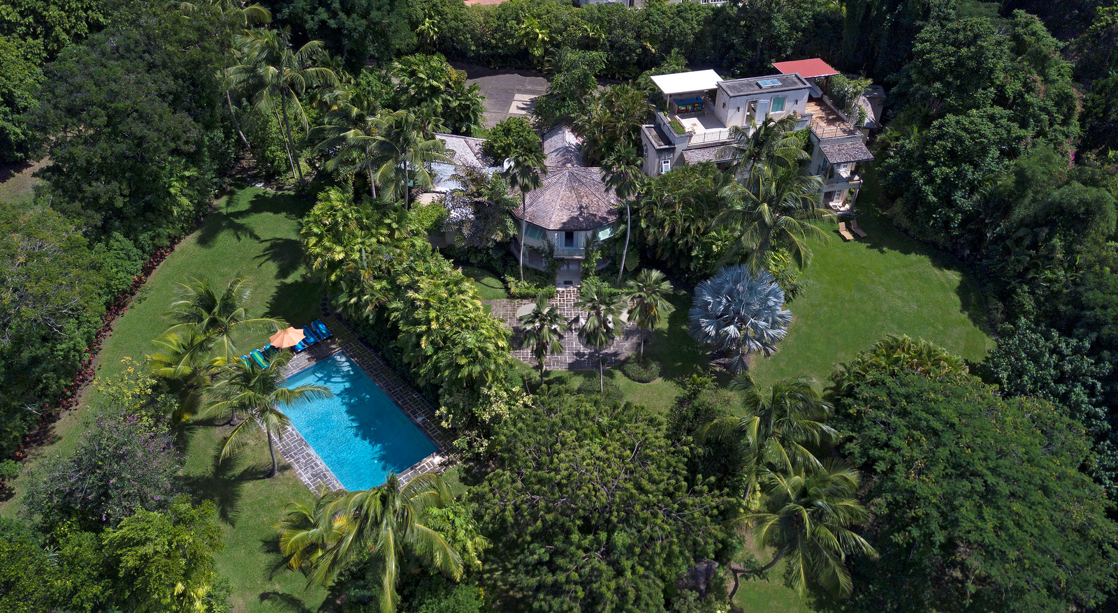 Property Image 2 - Villa Nestled In The Heart Of Three Acres Of Lush