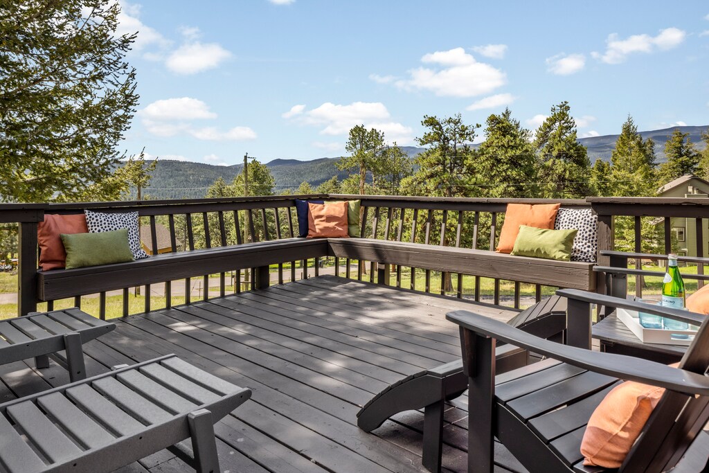 Private balcony with a view of Evergreen