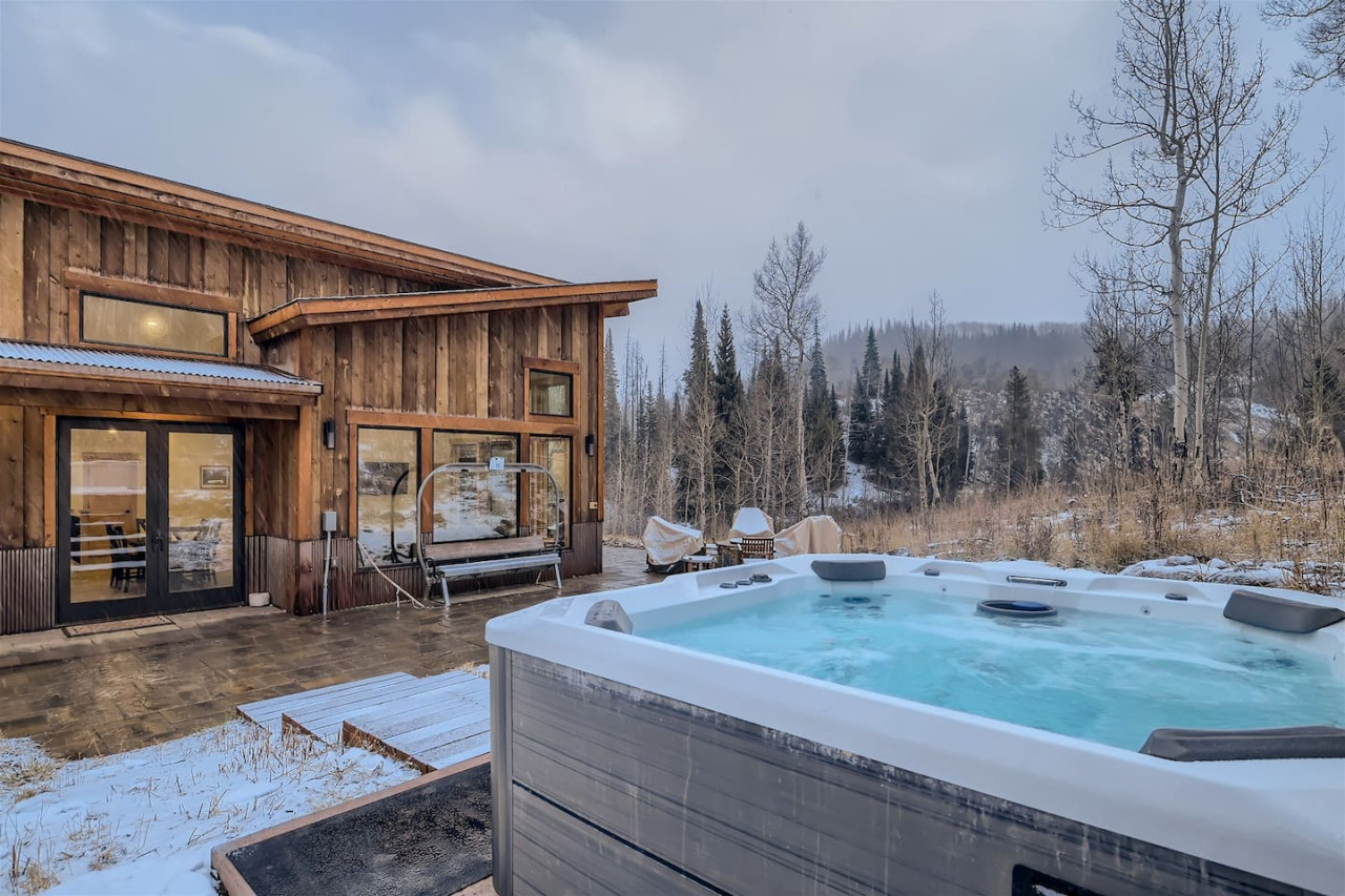 Property Image 2 - Byers Valley Escape - Pet Friendly, Private Hot Tub, Custom Mountain Home