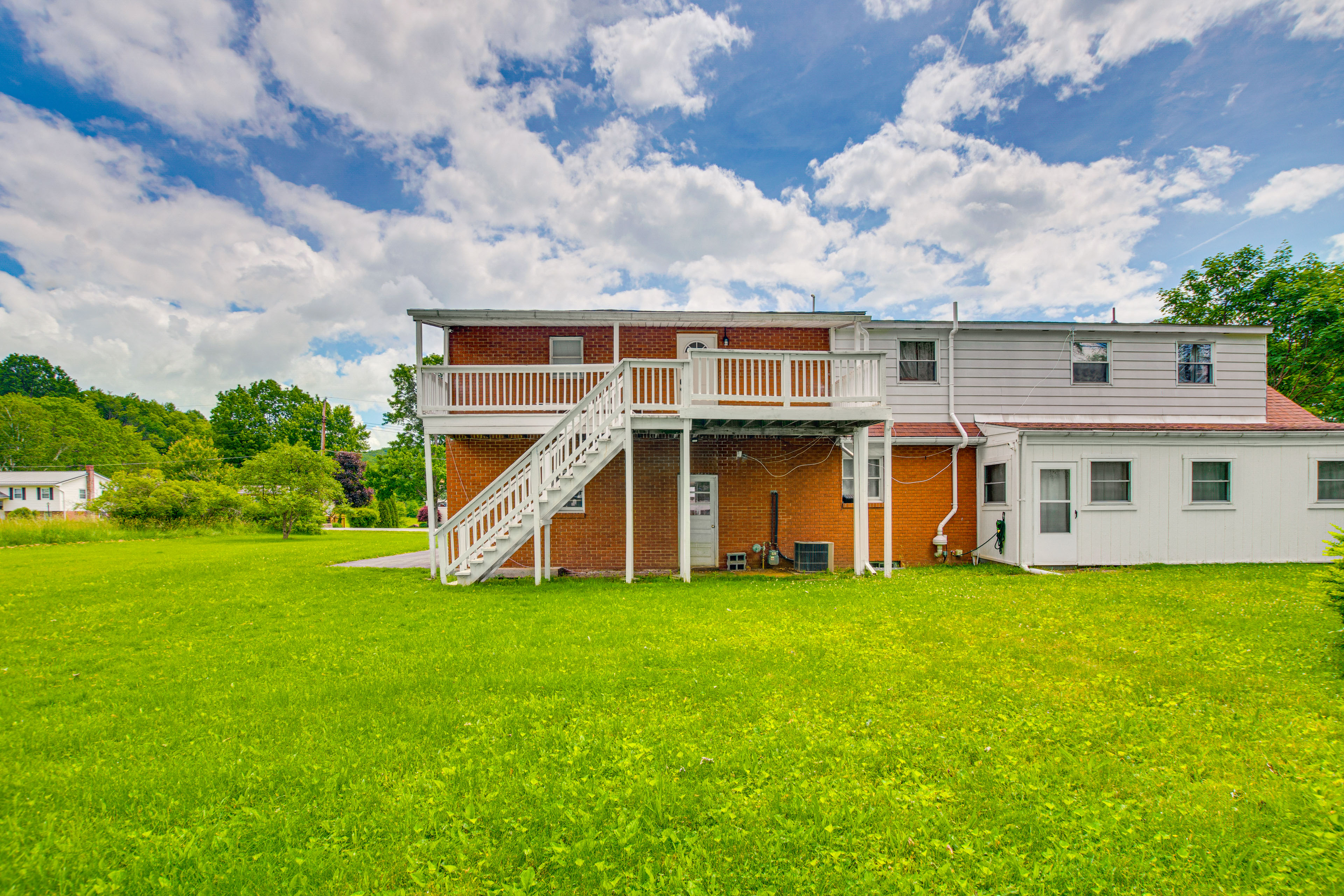 Cozy Clearfield Apartment - 3 Mi to Downtown!