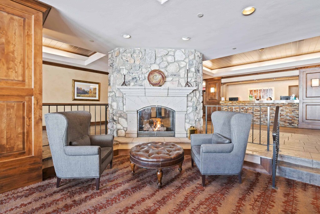 BordersLodge-common-8960