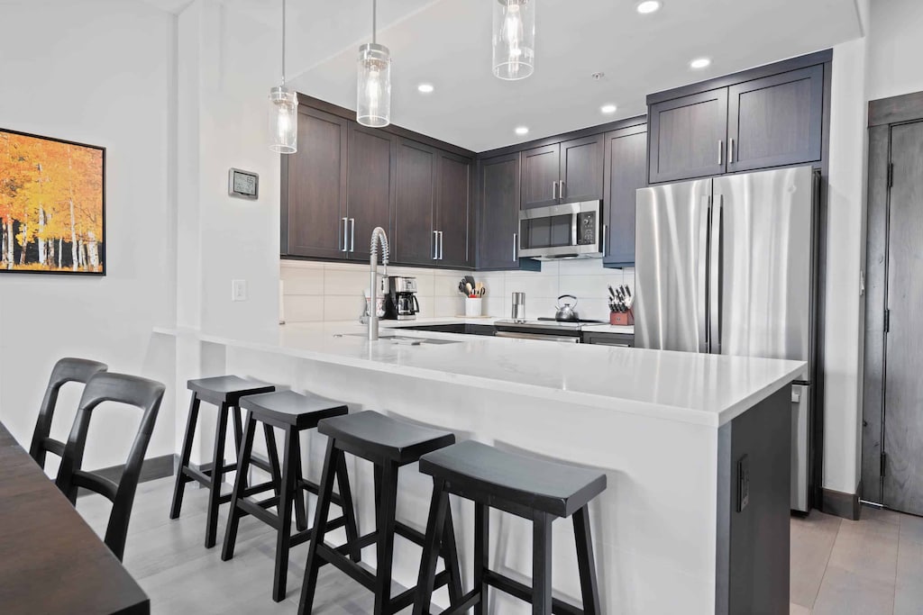 1685570462975-1746-7