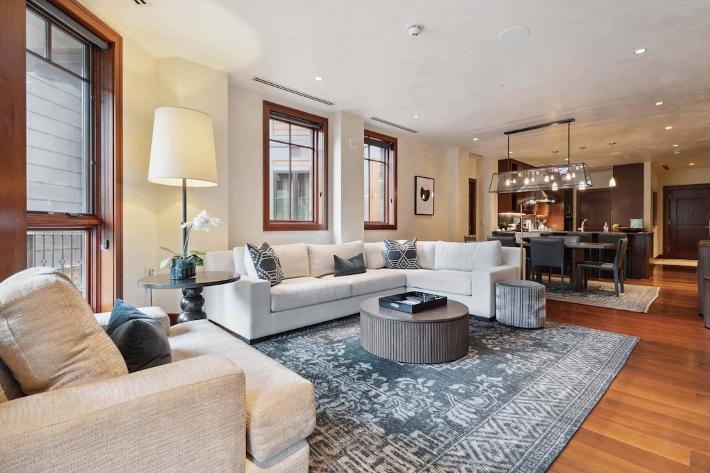 solaris4ee-9890_53886997114_o