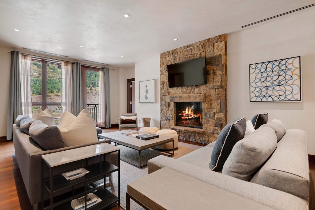 solaris-6ce-9145_54744983423_o