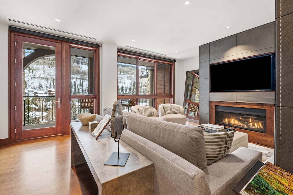 solaris-7aeast-9925_54978724241_o