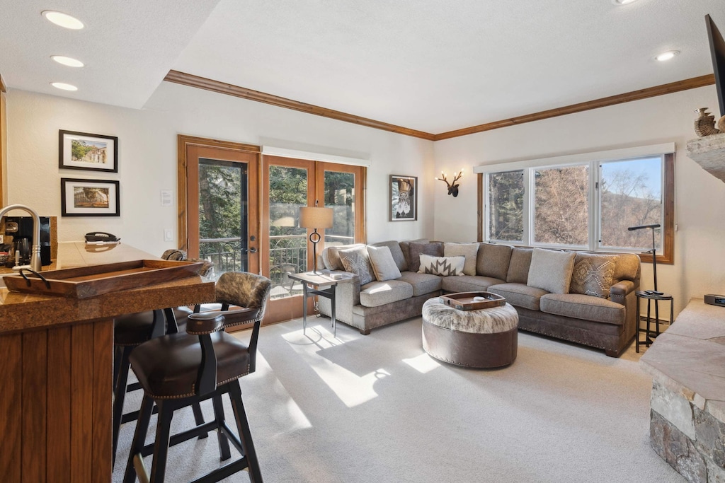 charter-c120-2553_54461547252_o