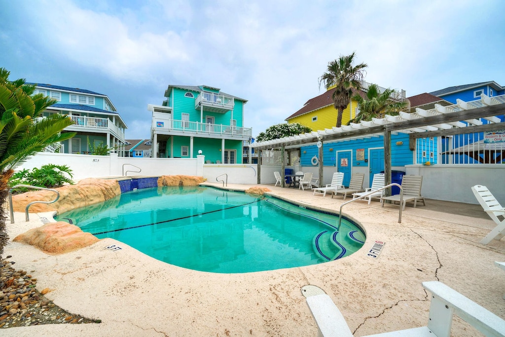 Community pool access.