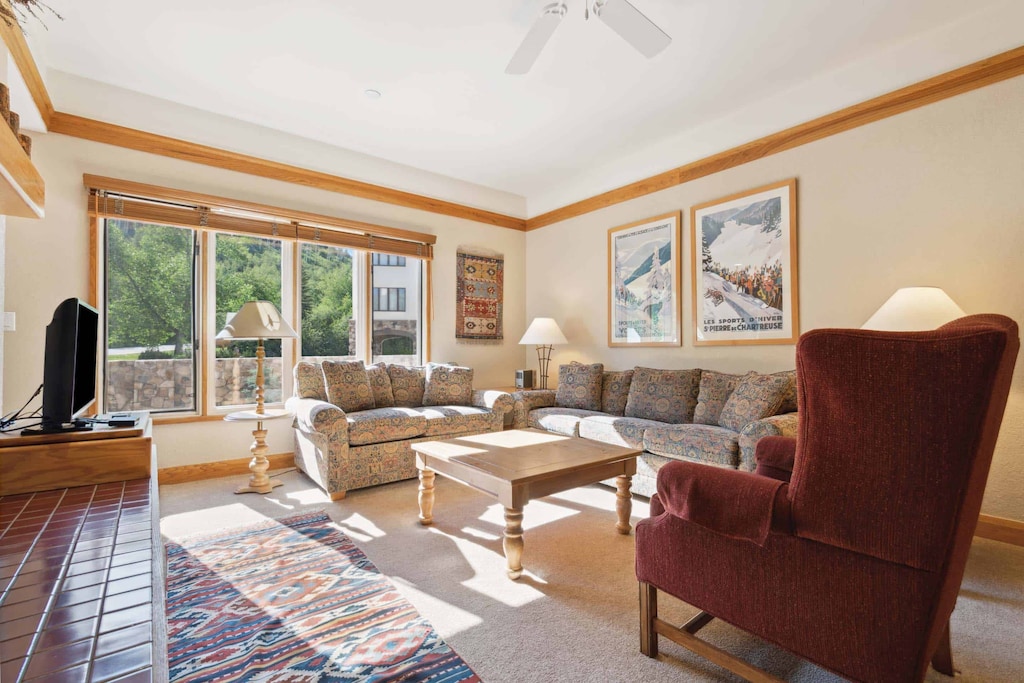 charterf330-8307_53857268853_o