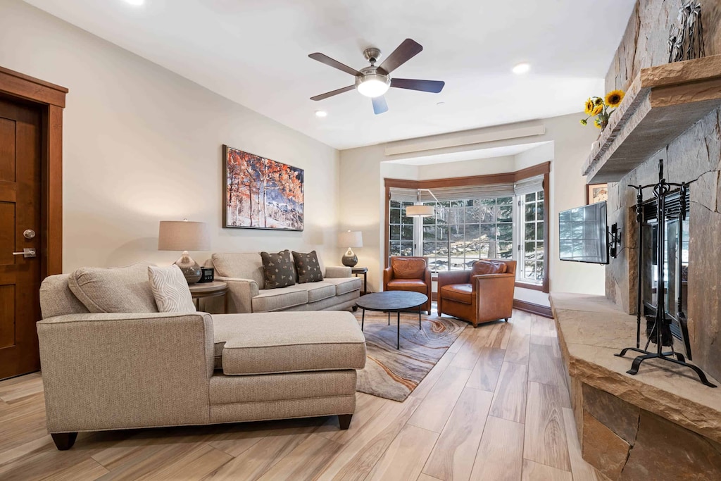 charter-7130-3541_52004711066_o