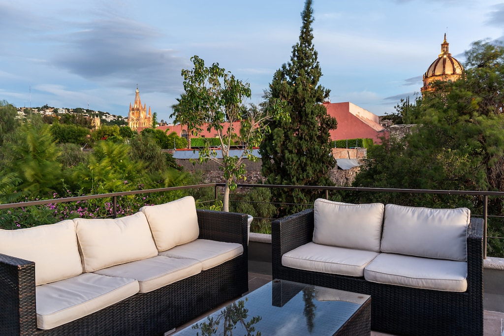 Private rooftop with iconic landmark views