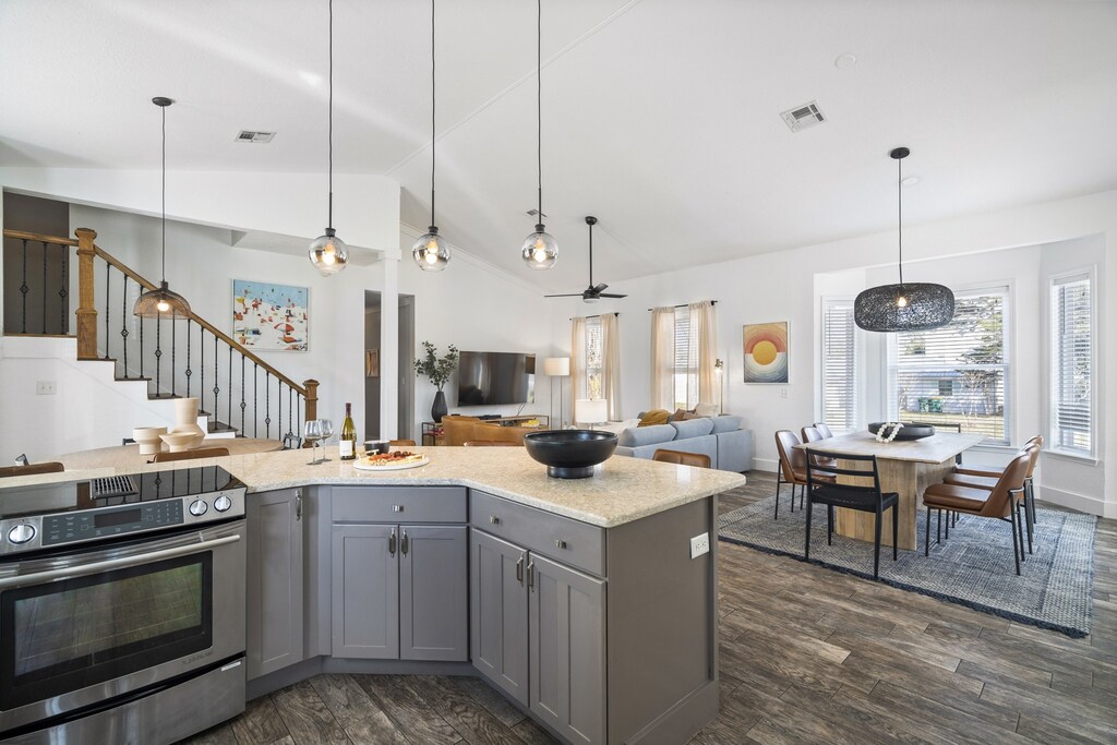 Open Kitchen & Living Area