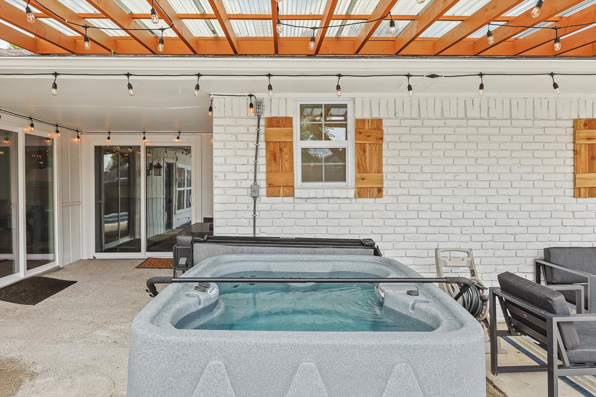 Slip into the warm waters of this hot tub and feel the stress of your daily life slip away. All you have to do is sit back and relax.