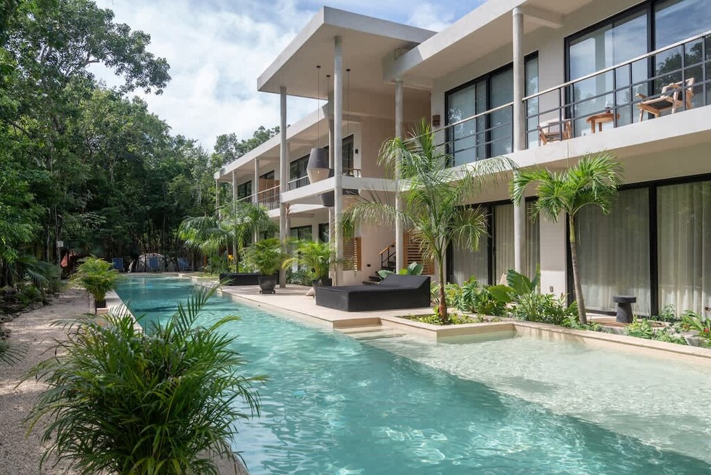 Super large shared pool 