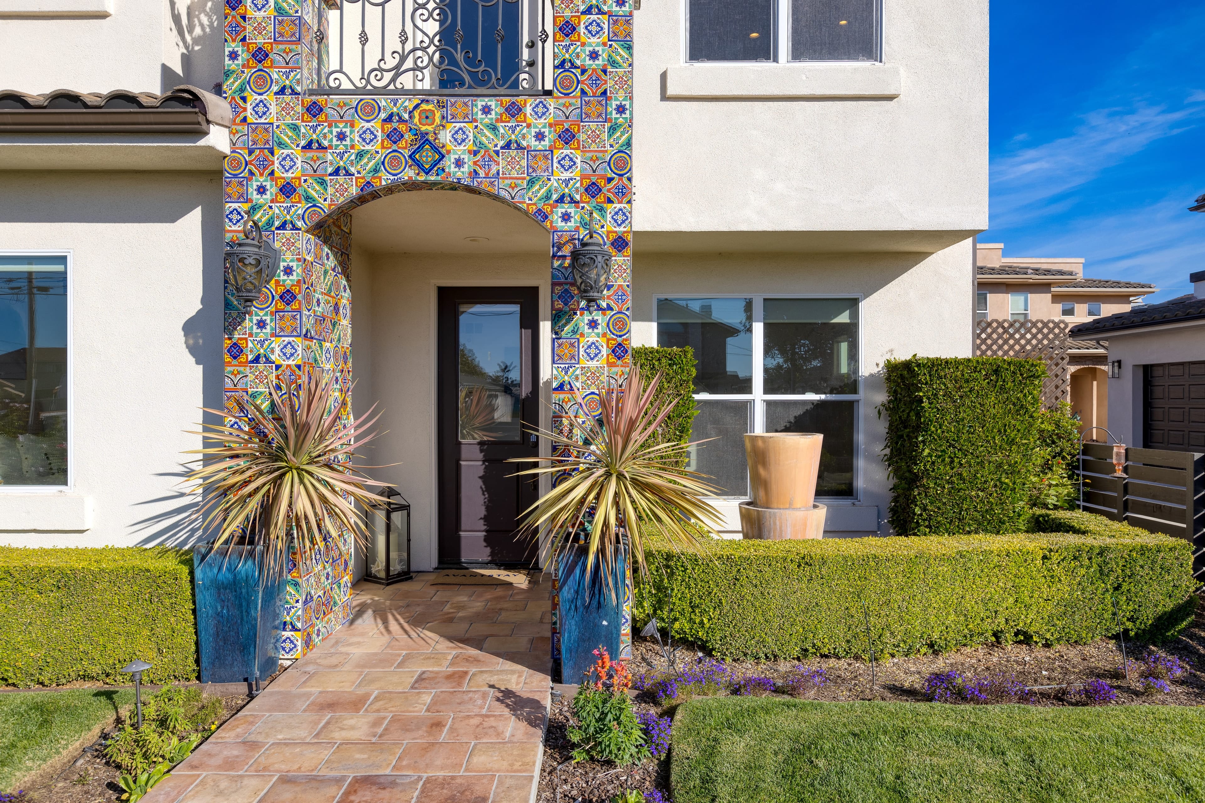 Beautiful tiled entry. Beautiful tiled entry.