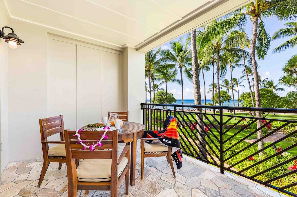 Your Ocean Villa is just steps from the private pool, jacuzzi, and barbecue area designated for the use of villa guests only, as well as the Bay View Beach Lawn and Kuilima Cove.